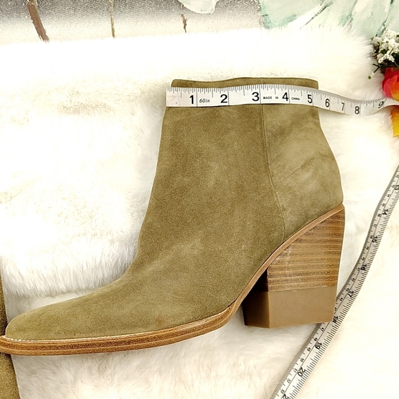 Marc Fisher Suede Bellen Ankle Boots Size 9.5 - Picture 13 of 14
